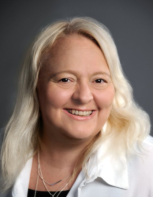 Claudia Vieth-Wolfsteiner, zertifizierte Familientherapeutin DGSF in Erlangen